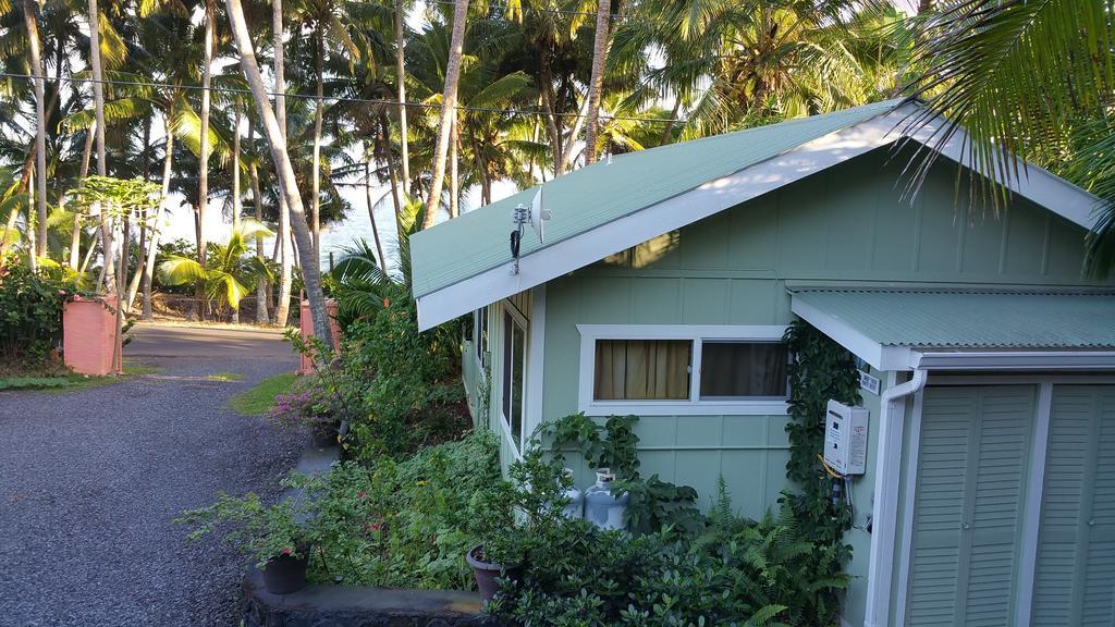 Whale House At Kehena Beach Pahoa Стая снимка